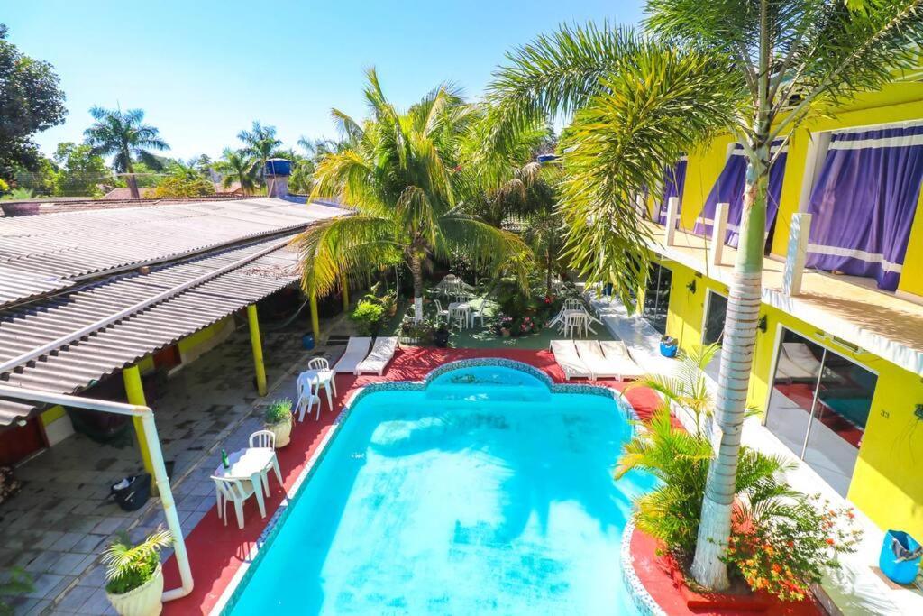 Aquarius Inn *